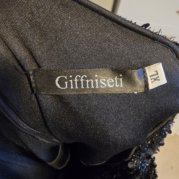 Black one shoulder Seguin Gown - Picture 15 of 15